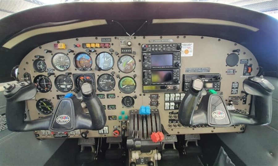 Piper Seminole Cockpit