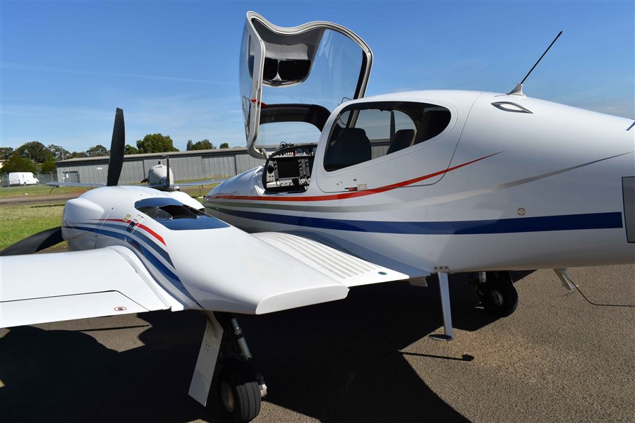 2014 Diamond DA42 V1