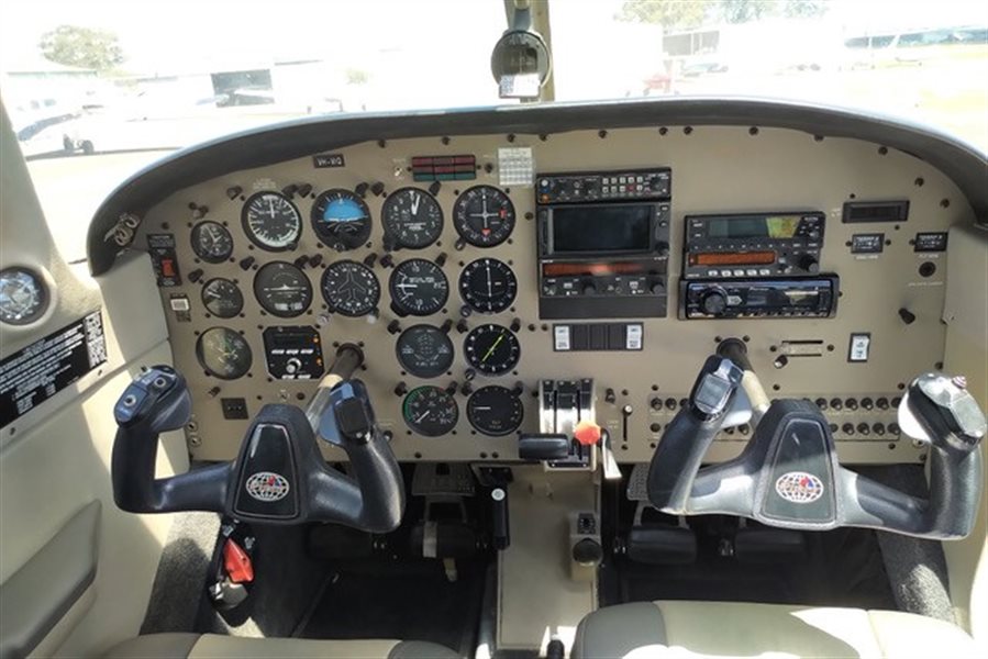 1998 Piper Archer III Aircraft