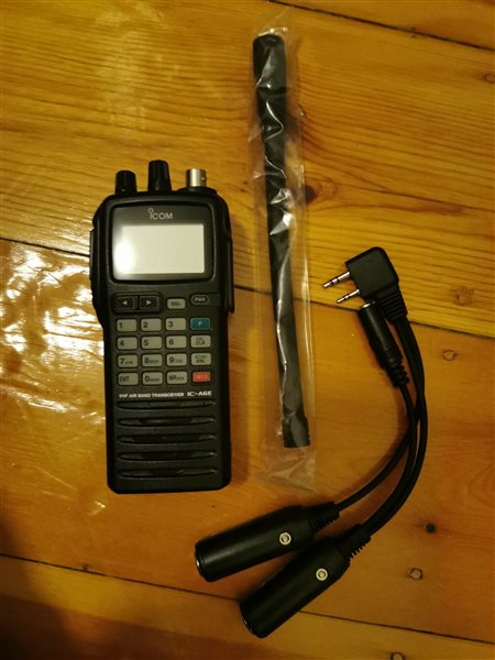 Avionics  - Icom IC A6E handheld transceiver