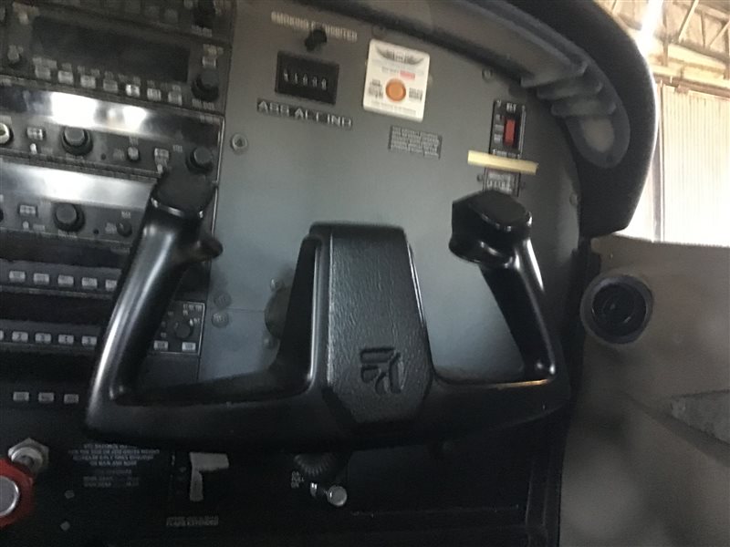 2000 Cessna 172 Aircraft