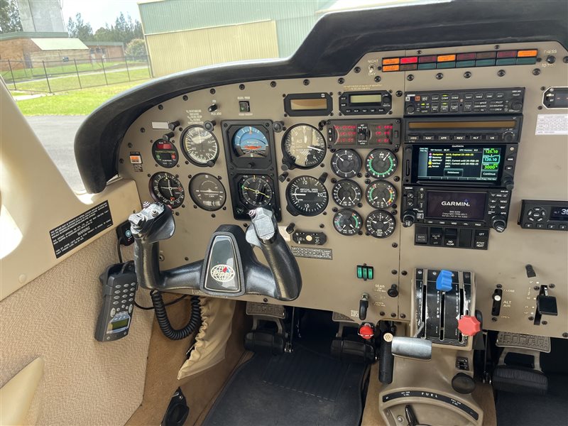 2000 Piper Saratoga II HP Aircraft