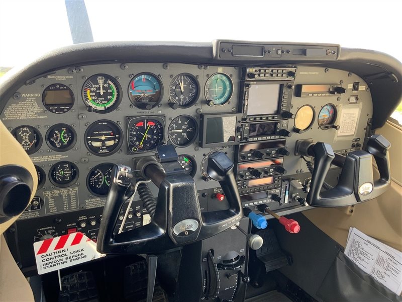 2002 Cessna 182 Skylane Aircraft