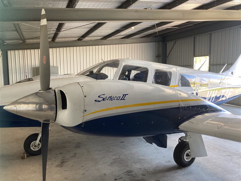 1975 Piper Seneca II Aircraft