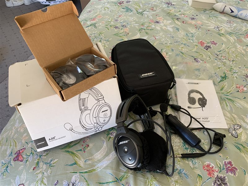 Headsets Bose A20 aviation headset Aircraft Listing Plane