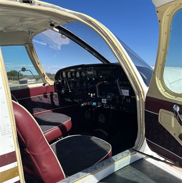 1968 Piper Cherokee 6 Aircraft