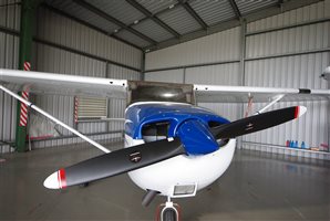 2000 Cessna 172 Skyhawk Aircraft