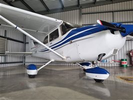 2000 Cessna 172 Skyhawk Aircraft